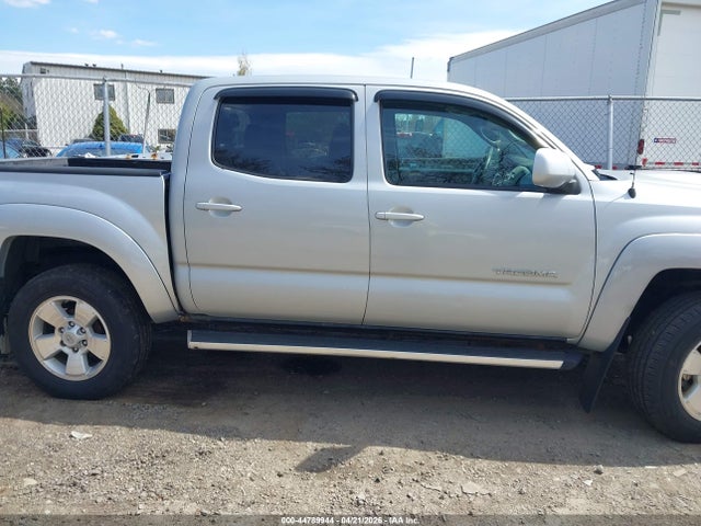 2011 Toyota Tacoma Base V6 მანქანა იყიდება აუქციონზე, vin: 3TMLU4EN6BM057185, აუქციონის ნომერი: 44789944