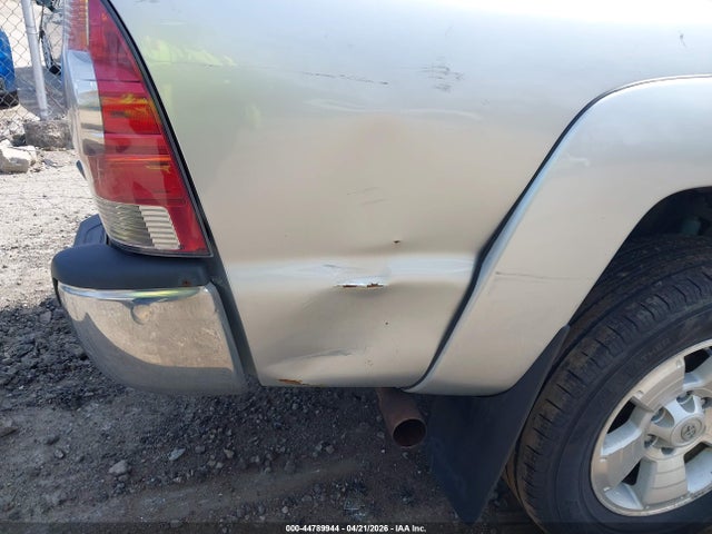 2011 Toyota Tacoma Base V6 მანქანა იყიდება აუქციონზე, vin: 3TMLU4EN6BM057185, აუქციონის ნომერი: 44789944