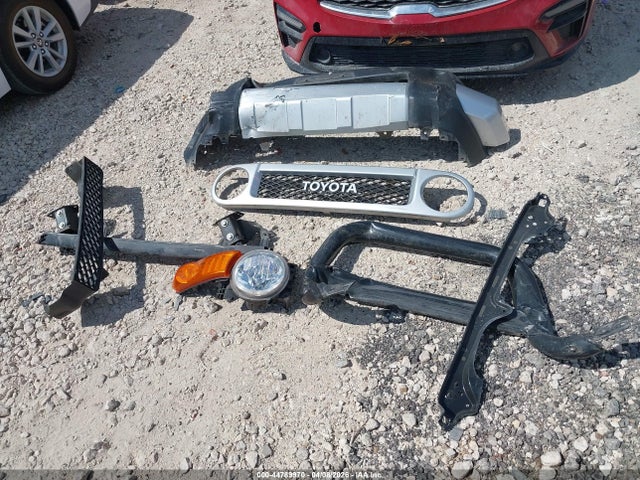 2010 Toyota Fj Cruiser მანქანა იყიდება აუქციონზე, vin: JTEZU4BF5AK008956, აუქციონის ნომერი: 44789970