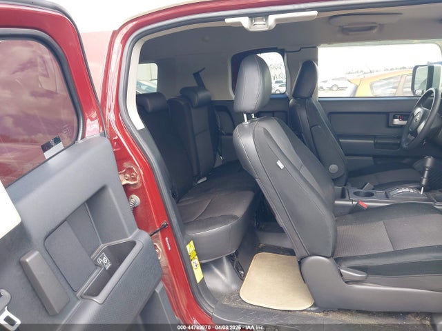 2010 Toyota Fj Cruiser მანქანა იყიდება აუქციონზე, vin: JTEZU4BF5AK008956, აუქციონის ნომერი: 44789970
