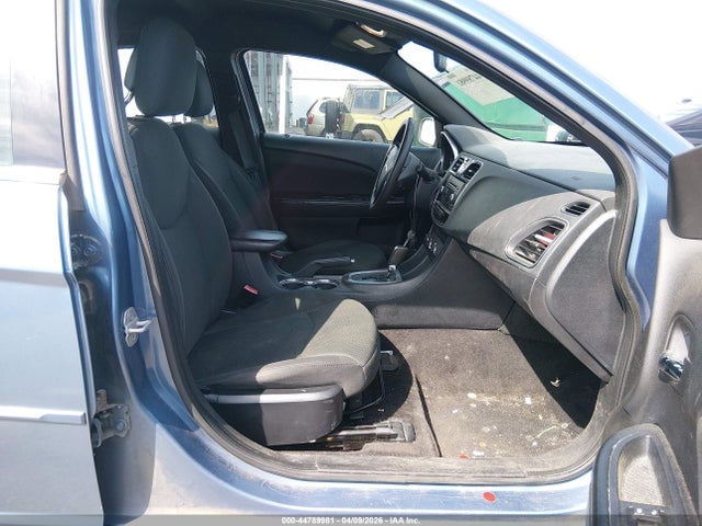 Продаж на аукціоні авто 2011 Chrysler 200 Lx, vin: 1C3BC4FB2BN559933, номер лоту: 44789981