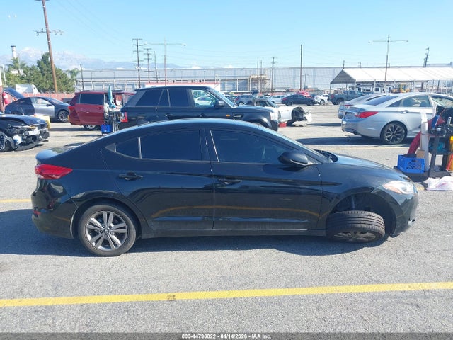 5NPD84LF1JH396221 Hyundai ELANTRA SEL