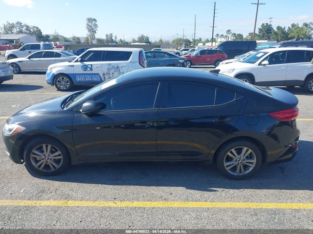 5NPD84LF1JH396221 Hyundai ELANTRA SEL
