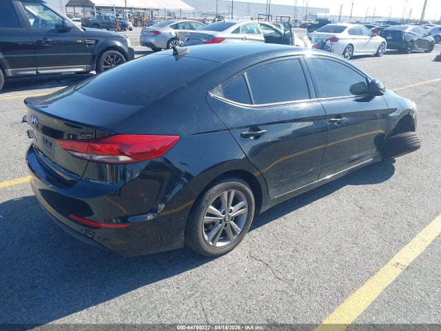 5NPD84LF1JH396221 Hyundai ELANTRA SEL