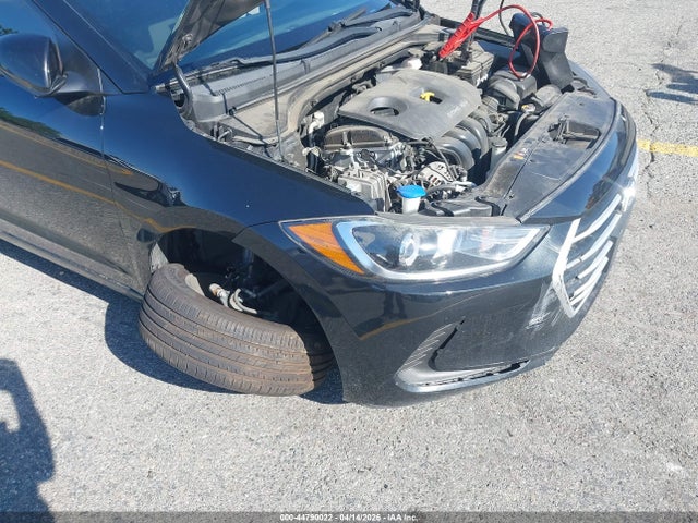 5NPD84LF1JH396221 Hyundai ELANTRA SEL