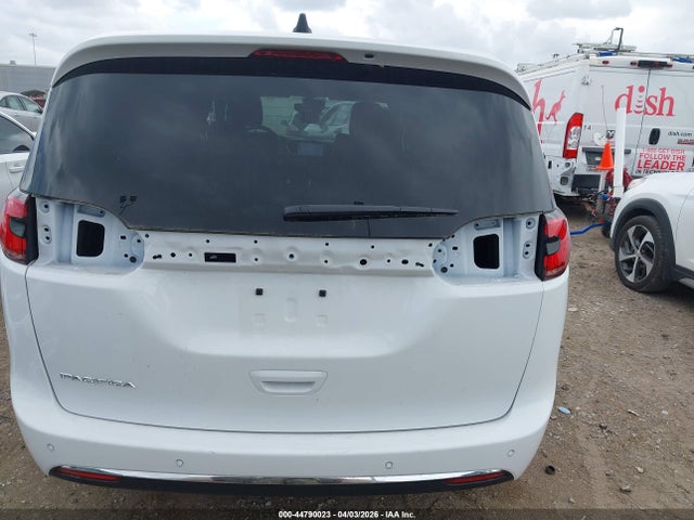2026 CHRYSLER PACIFICA 2C4RC1BG1TR226430 Photo 5