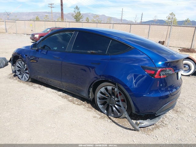 44790062 :رقم المزاد ، 7SAYGDEF5NF393590 vin ، 2022 Tesla Model Y Performance Dual Motor All-wheel Drive مزاد بيع