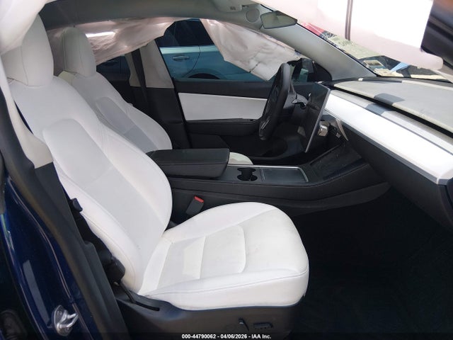 44790062 :رقم المزاد ، 7SAYGDEF5NF393590 vin ، 2022 Tesla Model Y Performance Dual Motor All-wheel Drive مزاد بيع