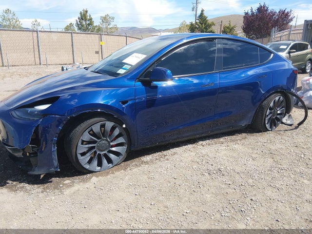 44790062 :رقم المزاد ، 7SAYGDEF5NF393590 vin ، 2022 Tesla Model Y Performance Dual Motor All-wheel Drive مزاد بيع