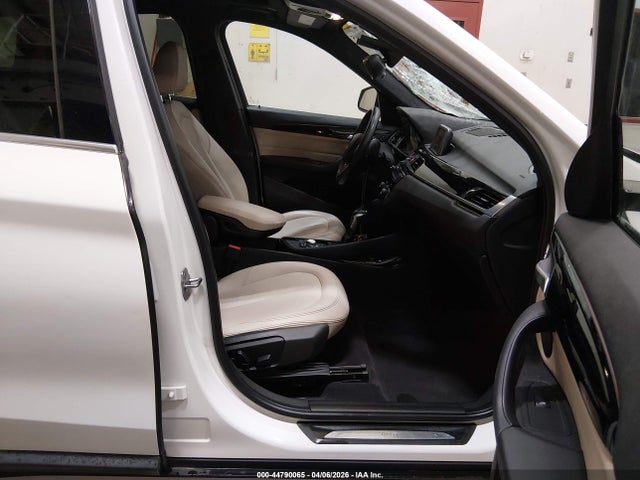 WBXHT3C30GP884656 BMW X1 Xdrive28i