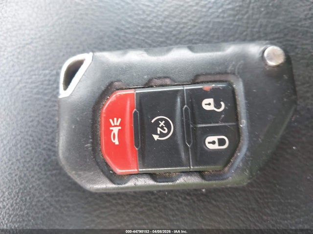 Продажа на аукционе авто 2018 Jeep Wrangler Unlimited Sport S 4x4, vin: 1C4HJXDN6JW253353, номер лота: 44790152