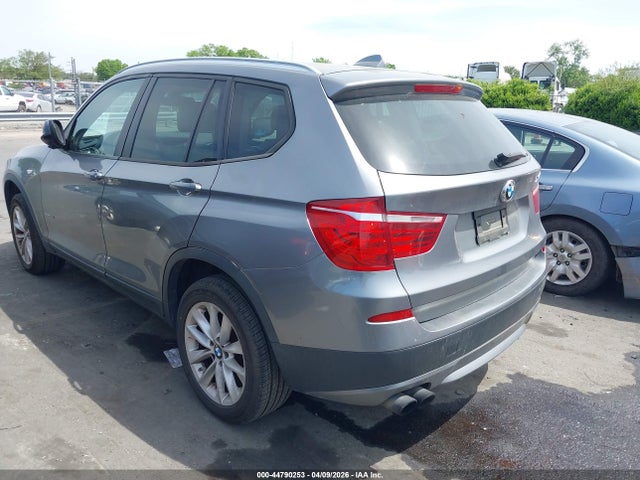 2013 BMW X3 5UXWX9C59D0A10275 Photo 2