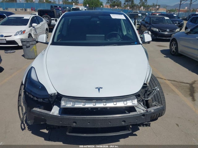 Продаж на аукціоні авто 2023 Tesla Model Y Awd/long Range Dual Motor All-wheel Drive, vin: 7SAYGDEE0PA182692, номер лоту: 44790324