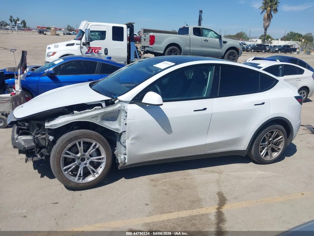 Продаж на аукціоні авто 2023 Tesla Model Y Awd/long Range Dual Motor All-wheel Drive, vin: 7SAYGDEE0PA182692, номер лоту: 44790324