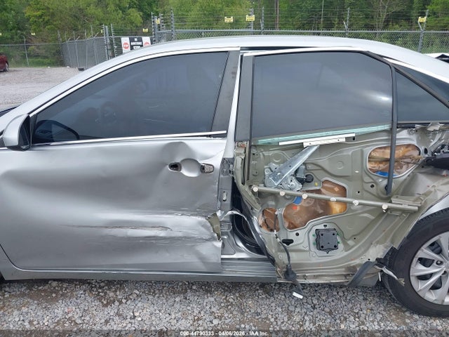 4T1BF1FK1GU571114 Toyota CAMRY LE
