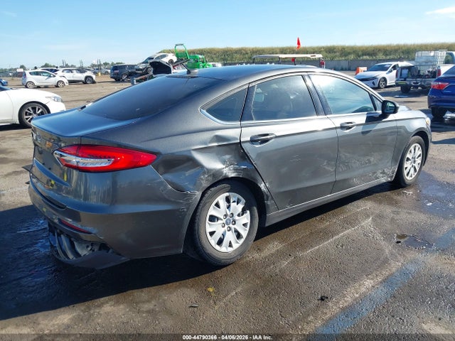 Ford FUSION S 2019 3FA6P0G76KR149336 Image 4