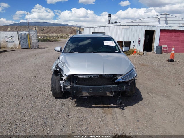 2020 Hyundai Elantra Sel მანქანა იყიდება აუქციონზე, vin: 5NPD84LF7LH513402, აუქციონის ნომერი: 44790367