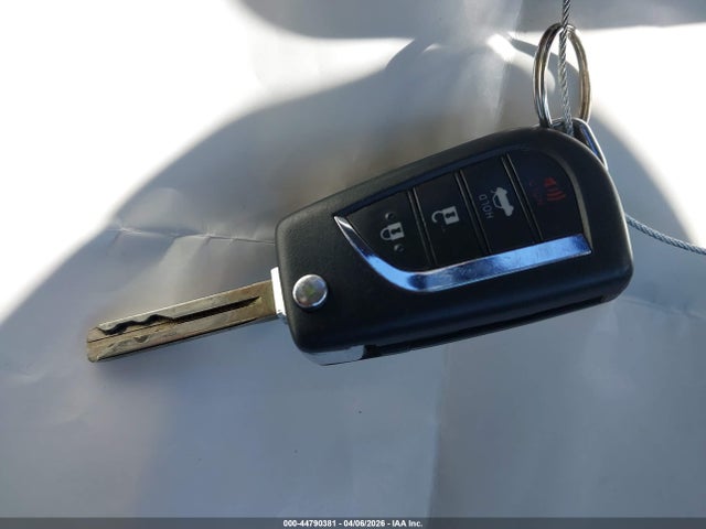 JTDEPRAE4LJ039916 Toyota COROLLA LE