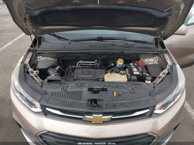 3GNCJKSB8JL329450 Chevrolet TRAX LS