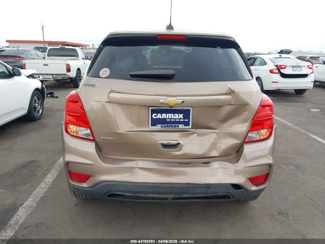 3GNCJKSB8JL329450 Chevrolet TRAX LS