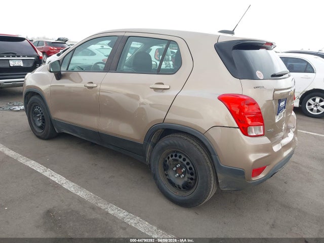 3GNCJKSB8JL329450 Chevrolet TRAX LS