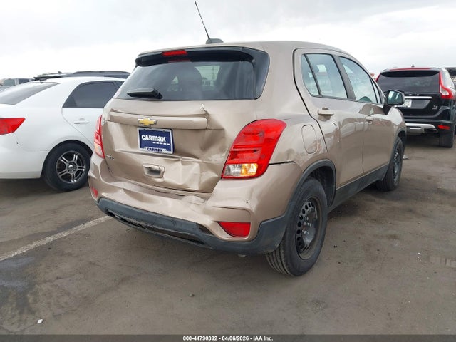3GNCJKSB8JL329450 Chevrolet TRAX LS