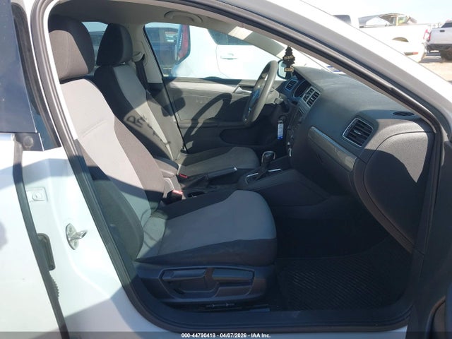 Продажа на аукционе авто 2017 Volkswagen Jetta 1.4t S, vin: 3VW2B7AJ8HM228899, номер лота: 44790418