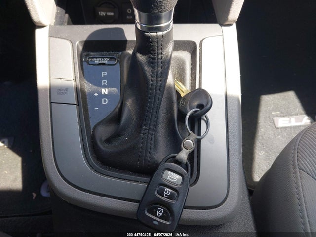 KMHD84LF4HU164255 Hyundai ELANTRA SE