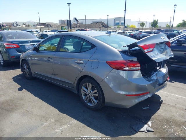 KMHD84LF4HU164255 Hyundai ELANTRA SE