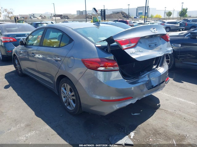 KMHD84LF4HU164255 Hyundai ELANTRA SE