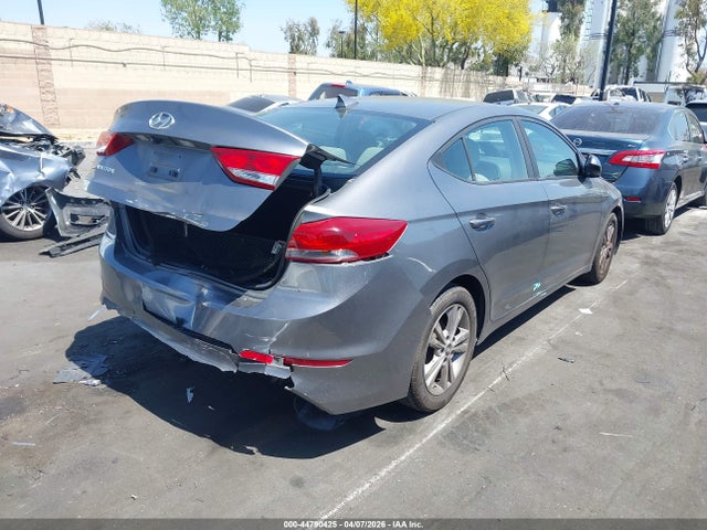 KMHD84LF4HU164255 Hyundai ELANTRA SE