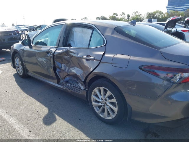 4T1C11AK0RU858070 Toyota CAMRY LE