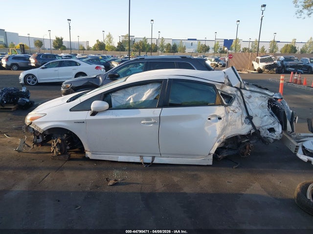 JTDKN3DU8E0387462 Toyota Prius Two