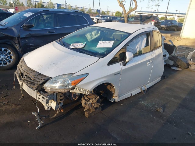 JTDKN3DU8E0387462 Toyota Prius Two