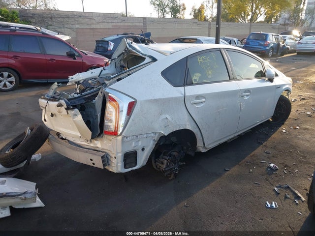 JTDKN3DU8E0387462 Toyota Prius Two