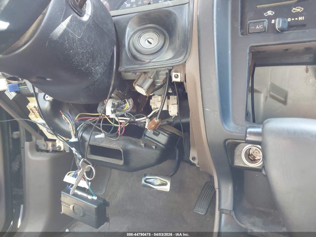 1999 Toyota 4runner მანქანა იყიდება აუქციონზე, vin: JT3GM84R3X0045670, აუქციონის ნომერი: 44790475