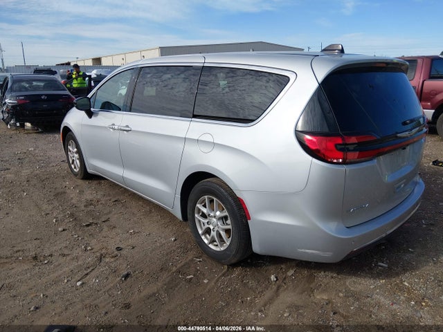2026 CHRYSLER PACIFICA 2C4RC1BG7TR194101 Photo 2