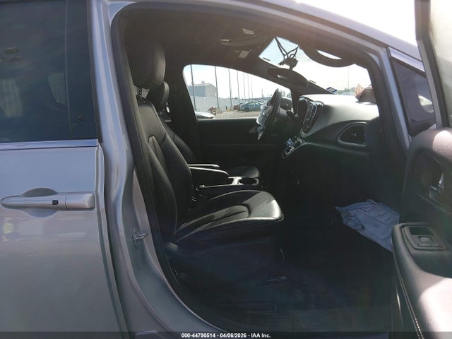 2026 CHRYSLER PACIFICA 2C4RC1BG7TR194101 Photo 4