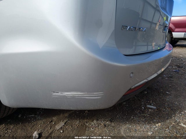 2026 CHRYSLER PACIFICA 2C4RC1BG7TR194101 Photo 5
