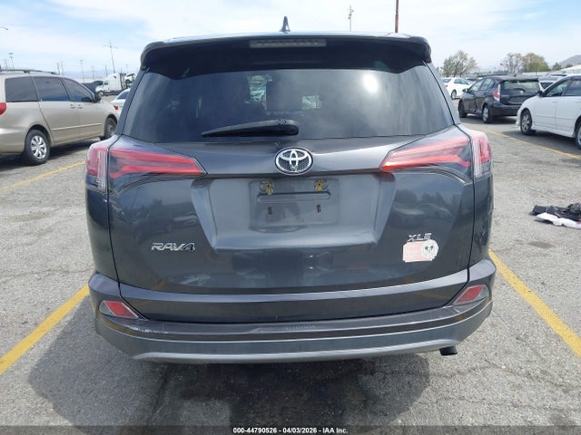Toyota Rav4 Xle 2018 2T3WFREV3JW455679 Image 17
