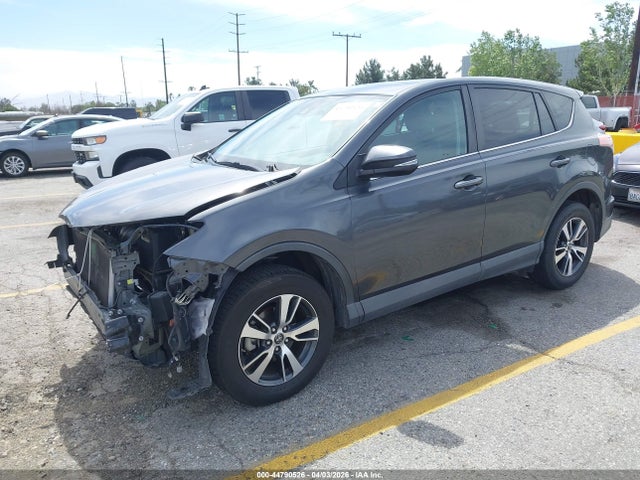 Toyota Rav4 Xle 2018 2T3WFREV3JW455679 Image 2