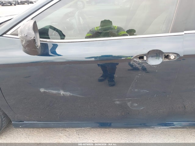 2020 Toyota Camry Le მანქანა იყიდება აუქციონზე, vin: 4T1C11AK6LU387811, აუქციონის ნომერი: 44790529