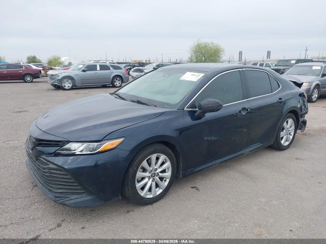 2020 Toyota Camry Le მანქანა იყიდება აუქციონზე, vin: 4T1C11AK6LU387811, აუქციონის ნომერი: 44790529