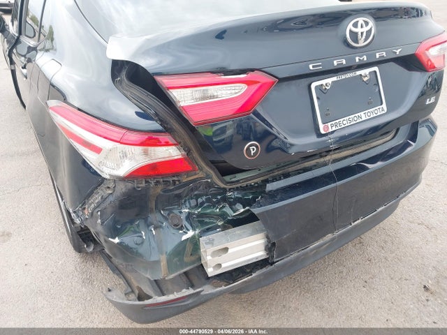 2020 Toyota Camry Le მანქანა იყიდება აუქციონზე, vin: 4T1C11AK6LU387811, აუქციონის ნომერი: 44790529