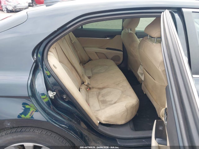2020 Toyota Camry Le მანქანა იყიდება აუქციონზე, vin: 4T1C11AK6LU387811, აუქციონის ნომერი: 44790529