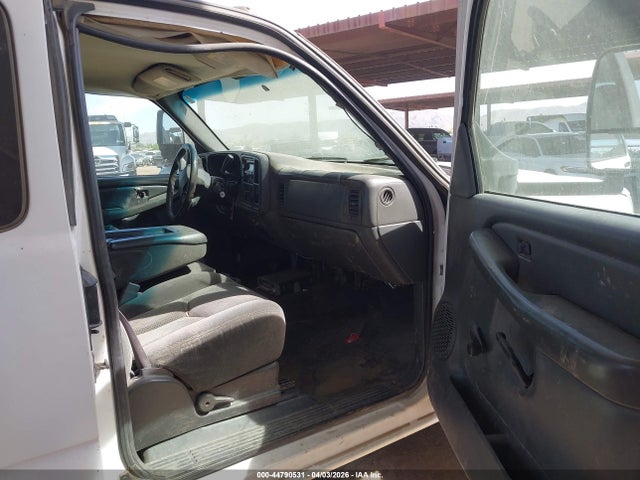 2005 Chevrolet Silverado 3500 Chassis Work Truck მანქანა იყიდება აუქციონზე, vin: 1GBJC39245E310359, აუქციონის ნომერი: 44790531