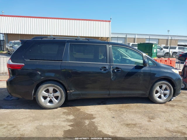 Aukcja sprzedaży 2017 Toyota Sienna Le 8 Passenger, vin: 5TDKZ3DC5HS860893, numer aukcji: 44790571