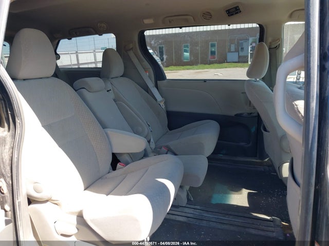 Aukcja sprzedaży 2017 Toyota Sienna Le 8 Passenger, vin: 5TDKZ3DC5HS860893, numer aukcji: 44790571