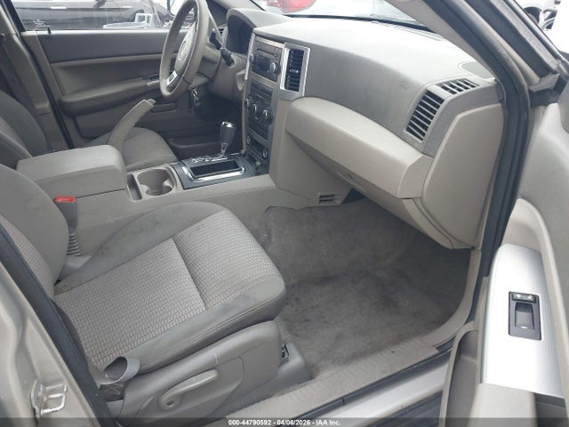 44790592 :رقم المزاد ، 1J8GS48K78C114022 vin ، 2008 Jeep Grand Cherokee Laredo مزاد بيع