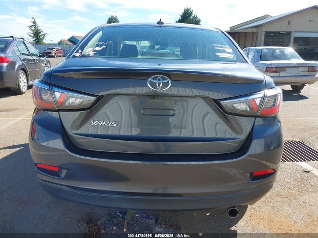 3MYDLBYV4KY513671 Toyota YARIS LE